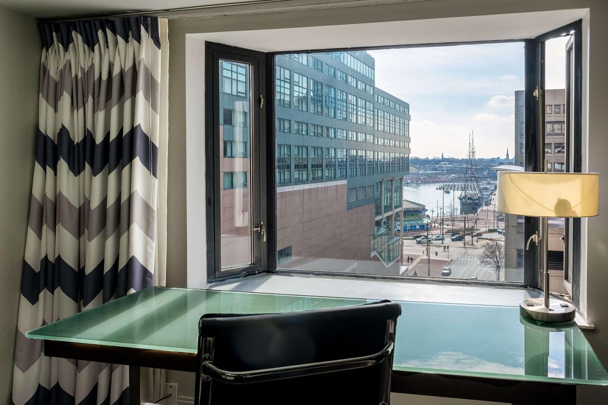 Comfort Inn & Suites Baltimore Inner Harbor Exterior foto
